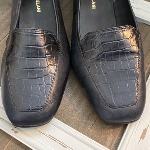 DONATED Antonio Melani size 6 1/2 black flats